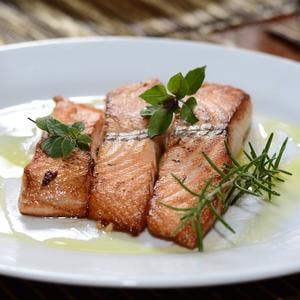 Simple Grilled Salmon Fillet