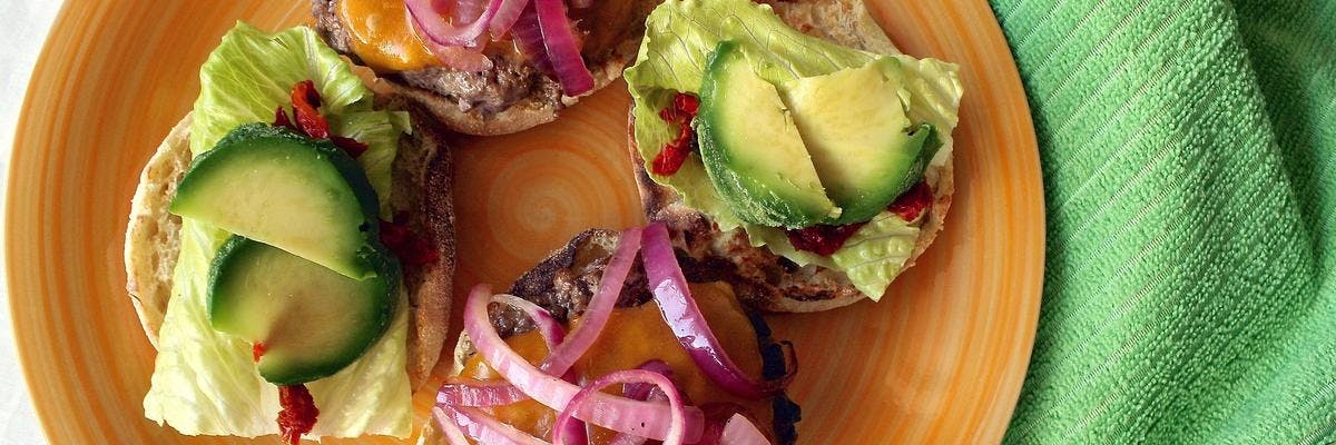 Sizzling Beef Burger with Red Onion, Avocado and Peppadew Peppers recipe