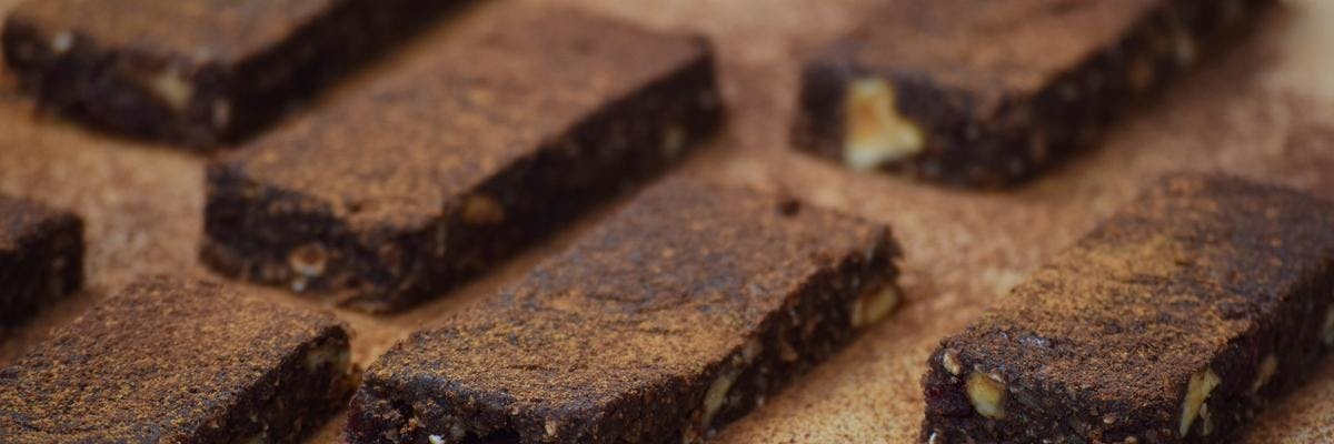Homemade Dark Chocolate & Hazelnut Protein Bars recipe