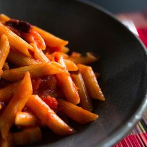 Simple Pasta with Tomato & Basil Sauce