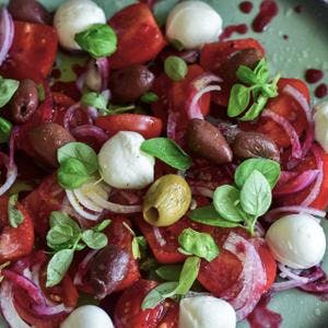 Fresh Tomato & Mozzarella Salad with Basil