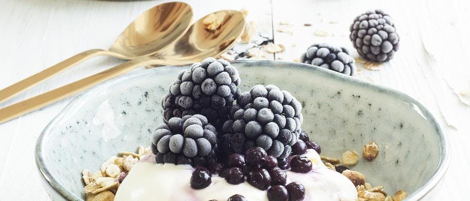 Musli Topped with Greek Yoghurt & Berries recipe