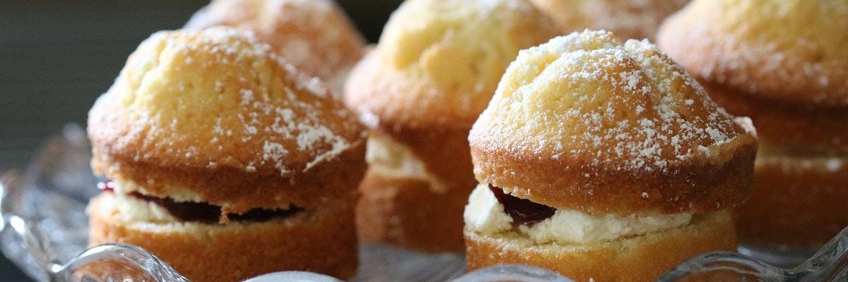 Mini Victoria Sponge Cupcakes recipe