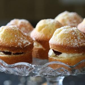Mini Victoria Sponge Cupcakes