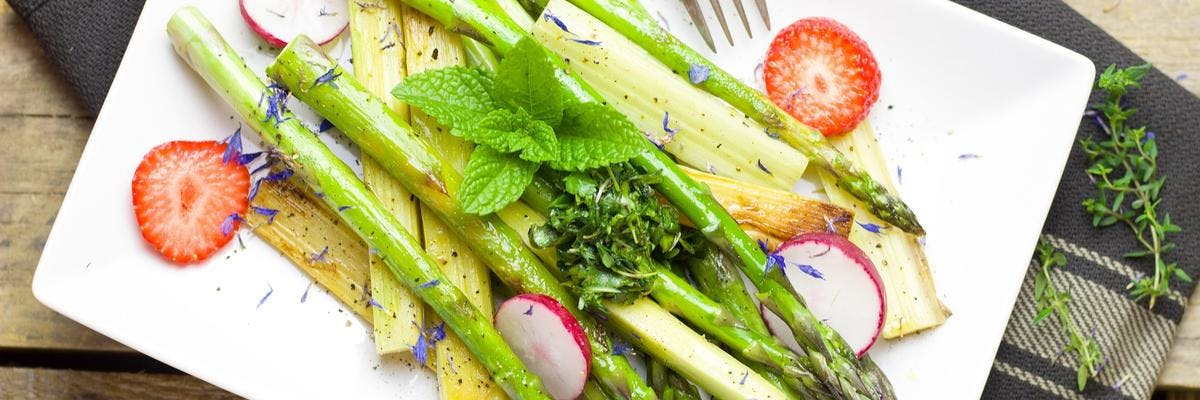 Grilled Asparagus with Sliced Radish & Strawberries recipe