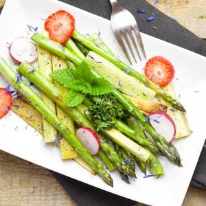 Grilled Asparagus with Sliced Radish & Strawberries
