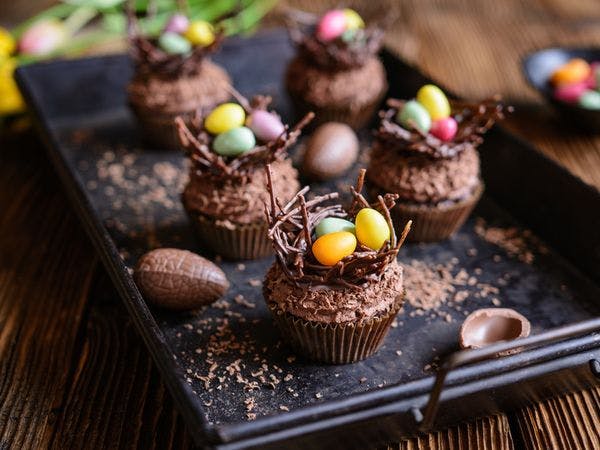 Seasonal Baking: Celebrate Spring With Cupcake Nests 