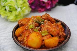 Dak Bokkeum Tang (Spicy Korean Chicken Stew)