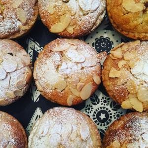 Flaked Almond Cupcakes