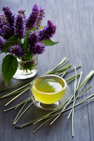 Refreshing Lemongrass Tea